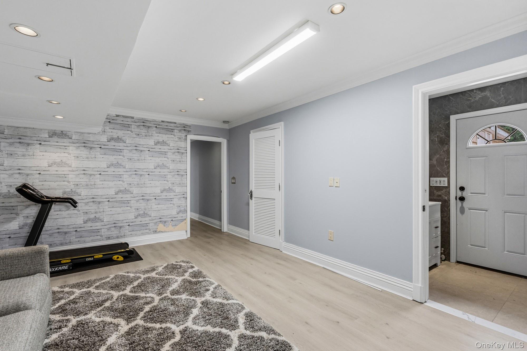  18 Sherwood Lane, Roslyn Heights, NY, 11577 - 物件實景