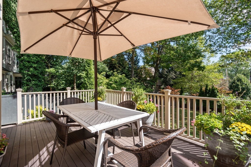 Cambridge, Massachusetts, 02140, United States, 4 Bedrooms Bedrooms, ,4 BathroomsBathrooms,Residential,For Sale,1947050
