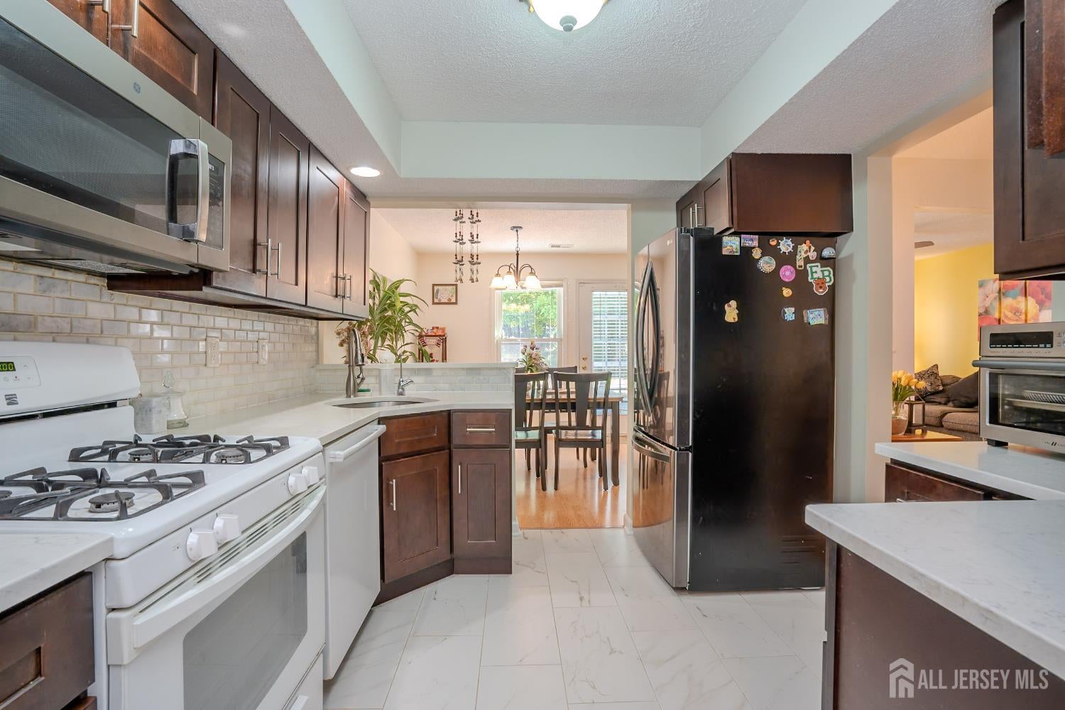 East Brunswick, New Jersey, 08816, United States, 3 Bedrooms Bedrooms, ,3 BathroomsBathrooms,Residential,For Sale,1938426