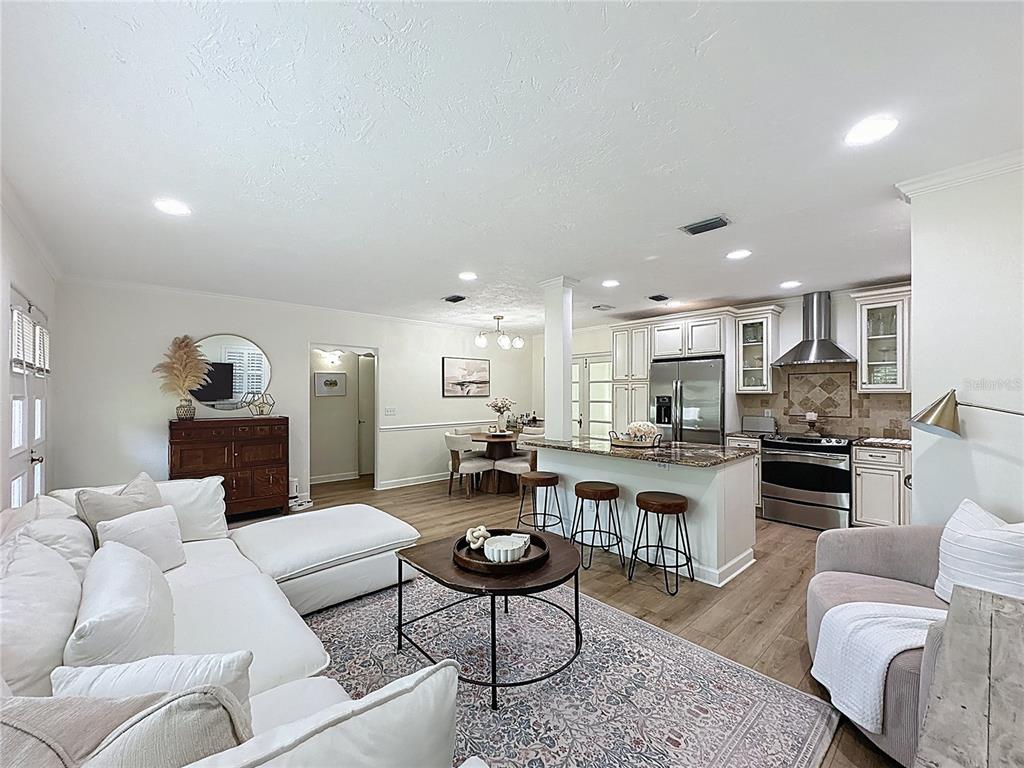 Orlando, Florida, 32804, United States, 2 Bedrooms Bedrooms, ,1 BathroomBathrooms,Residential,For Sale,1920096