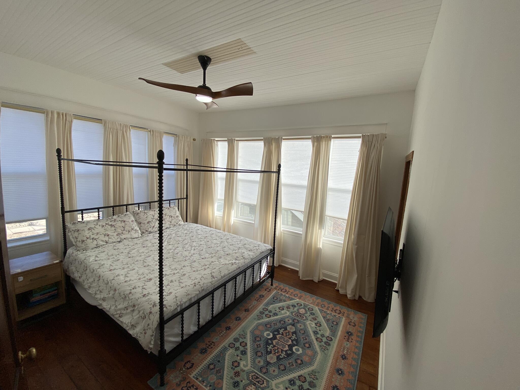 La Crosse, Wisconsin, 54601, United States, 6 Bedrooms Bedrooms, ,5 BathroomsBathrooms,Residential,For Sale,2018389