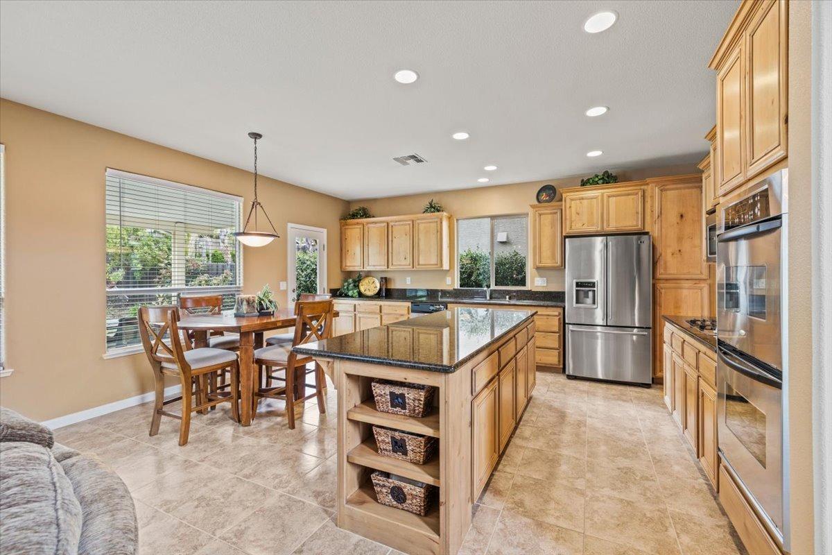 Roseville, California, 95747, United States, 4 Bedrooms Bedrooms, ,3 BathroomsBathrooms,Residential,For Sale,1928069