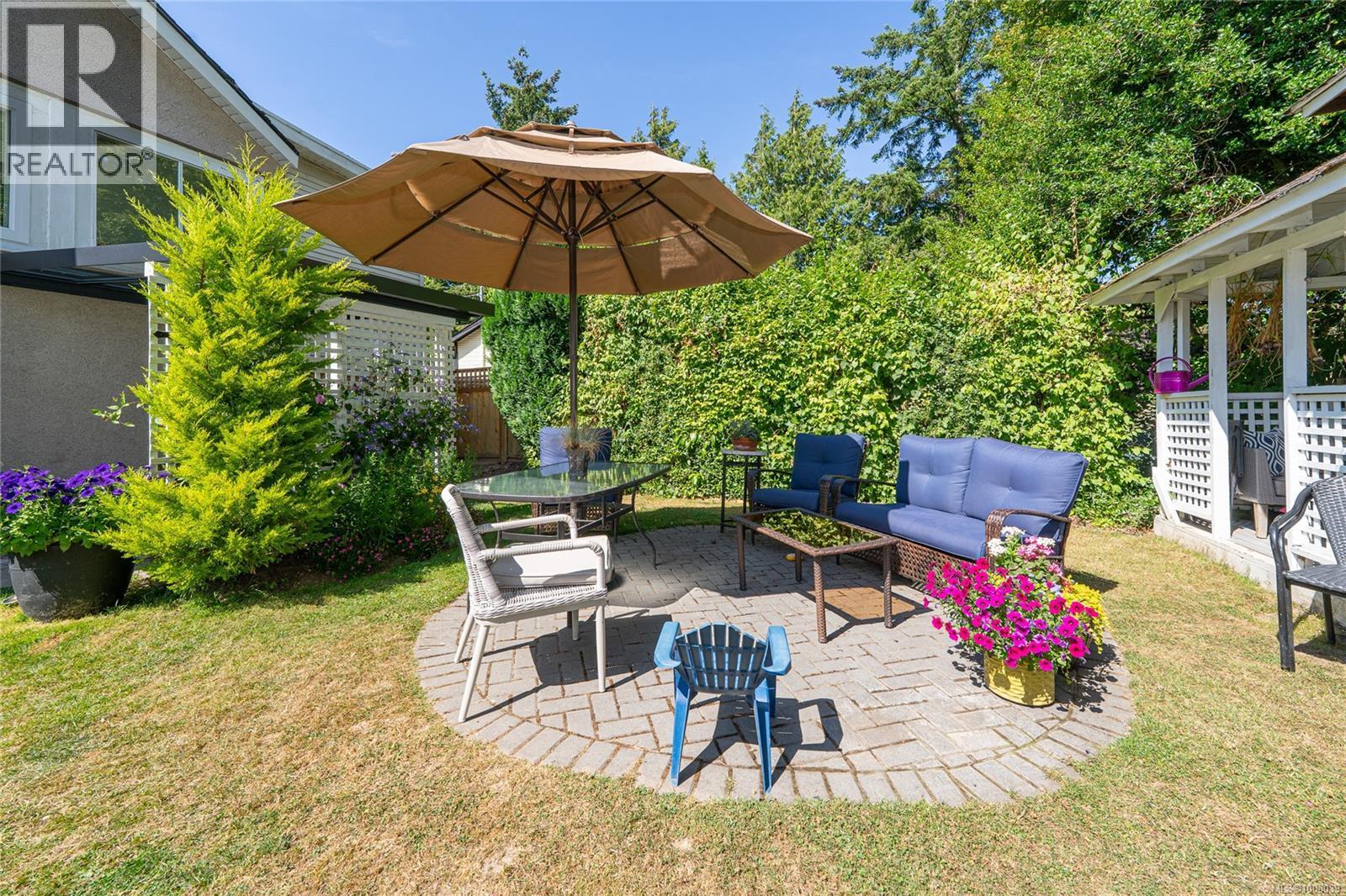 SAANICH, British Columbia, V8Z 3T7, CA, 2 Bedrooms Bedrooms, ,2 BathroomsBathrooms,Residential,For Sale,1948861