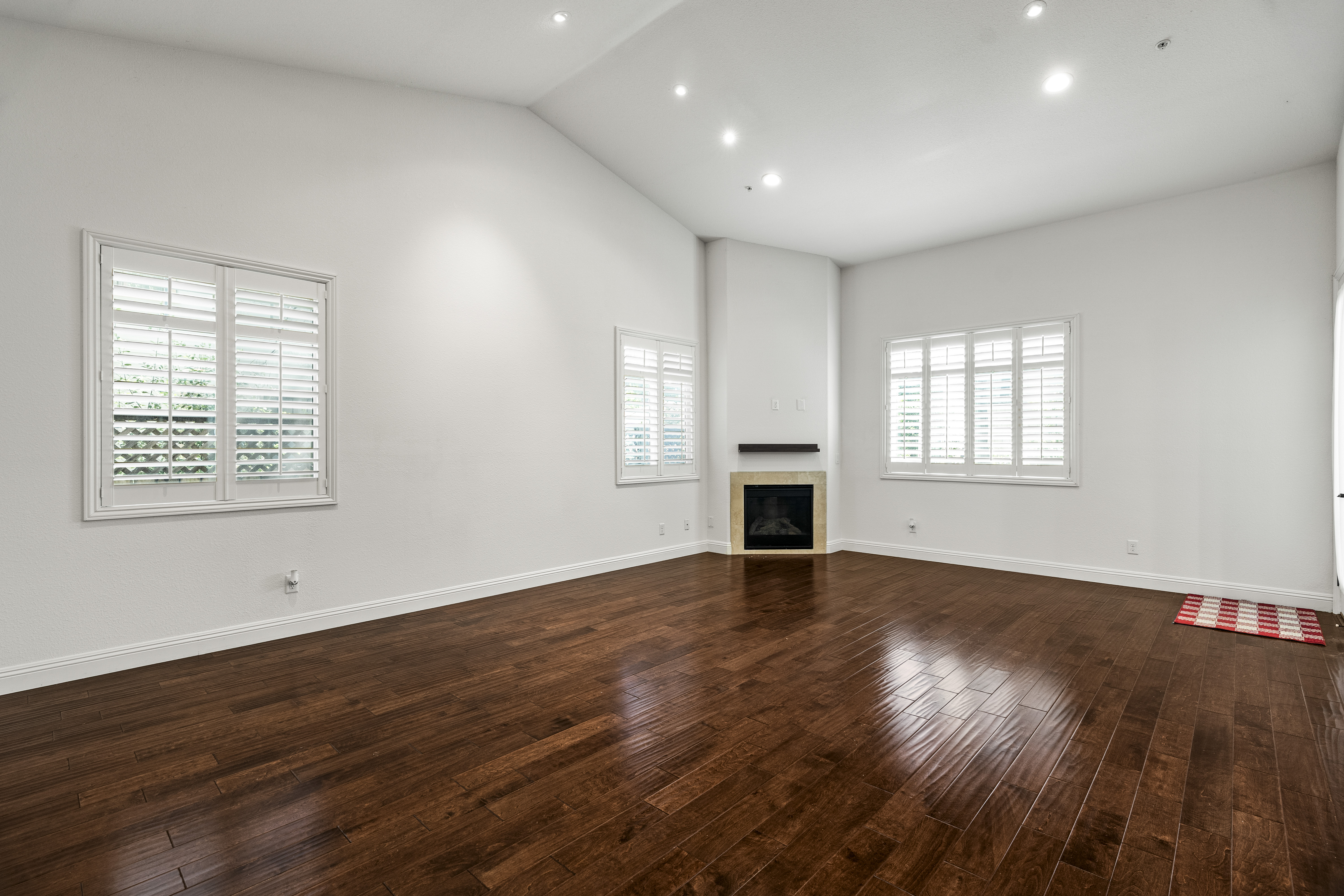  1357 Magnolia Ave - 物件實景