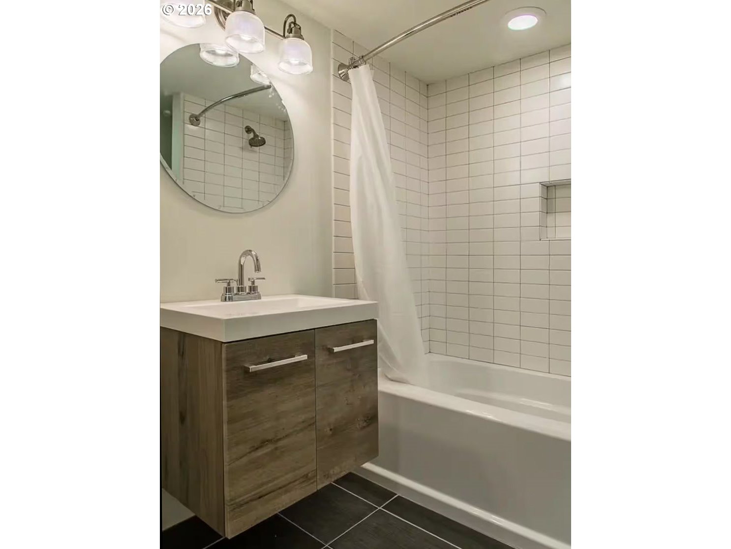 Portland, Oregon, 97212, United States, 5 Bedrooms Bedrooms, ,3 BathroomsBathrooms,Residential,For Sale,2043589