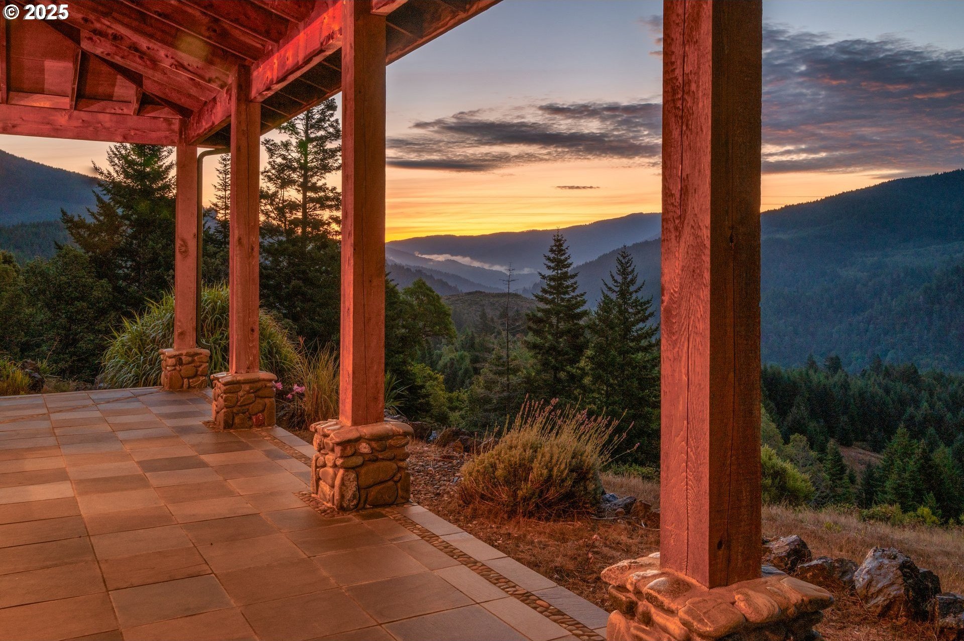 Gold Beach, Oregon, 97444, United States, 2 Bedrooms Bedrooms, ,3 BathroomsBathrooms,Residential,For Sale,1975339