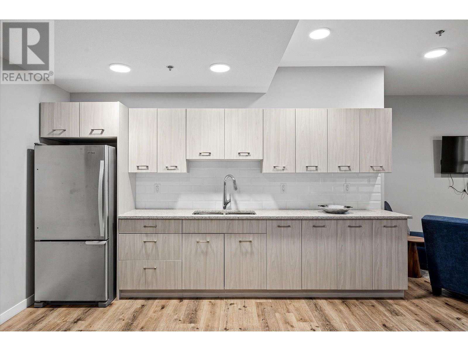 KELOWNA, British Columbia, V1V 2E6, CA, 2 Bedrooms Bedrooms, ,2 BathroomsBathrooms,Residential,For Sale,1961044