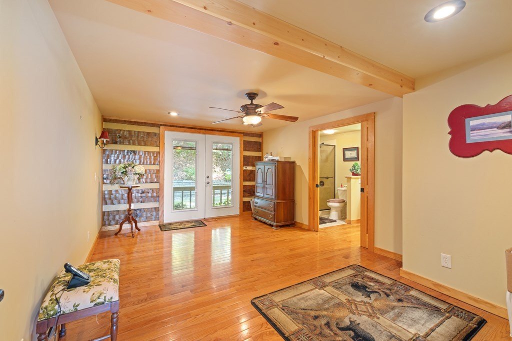 Hiawassee, Georgia, 30546, United States, 3 Bedrooms Bedrooms, ,3 BathroomsBathrooms,Residential,For Sale,1880461