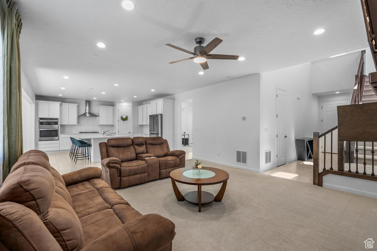 Saratoga Springs, Utah, 84045, United States, 4 Bedrooms Bedrooms, ,3 BathroomsBathrooms,Residential,For Sale,1927237