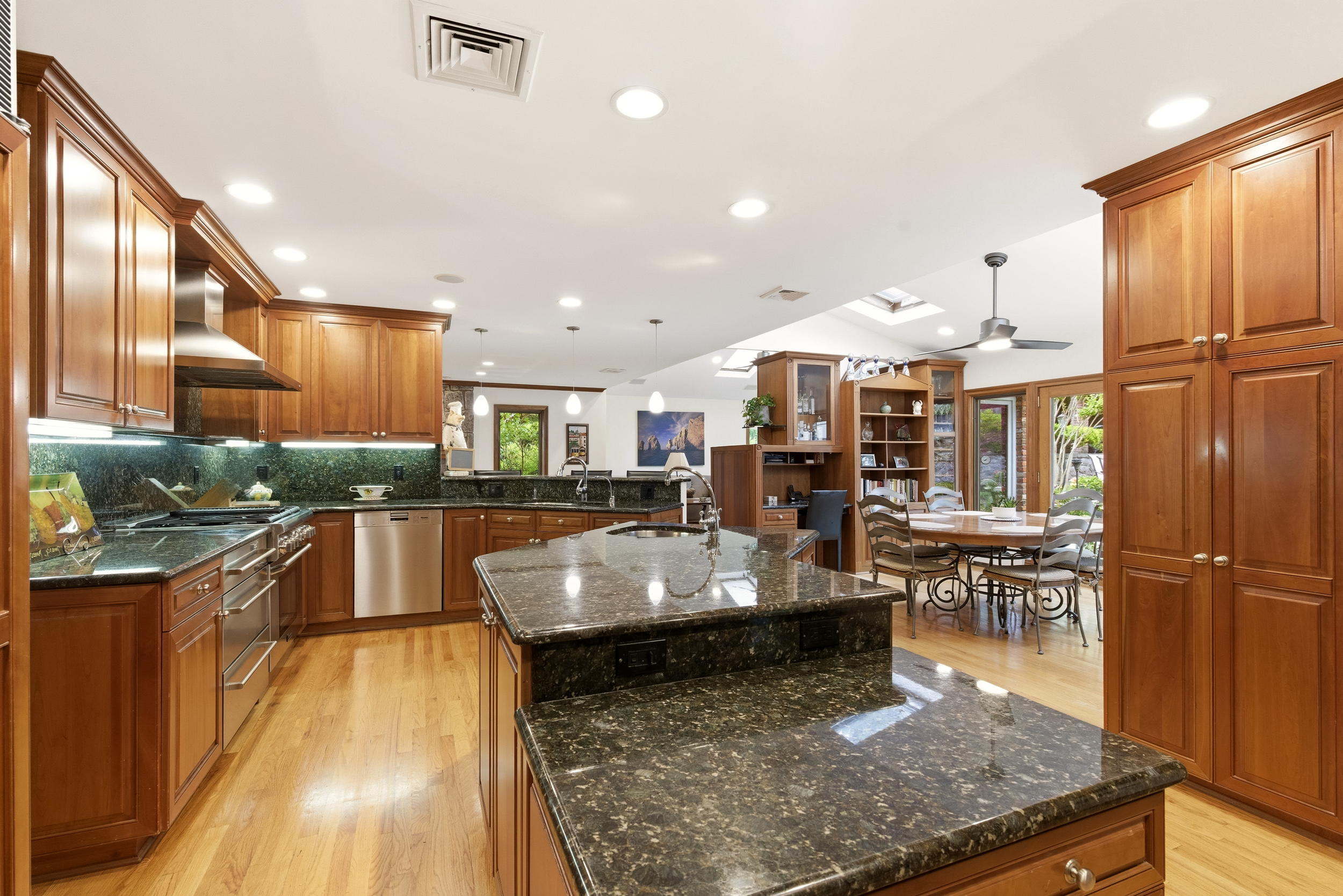  17 Holden Lane, Bayville, NY, 11709 - 物件實景