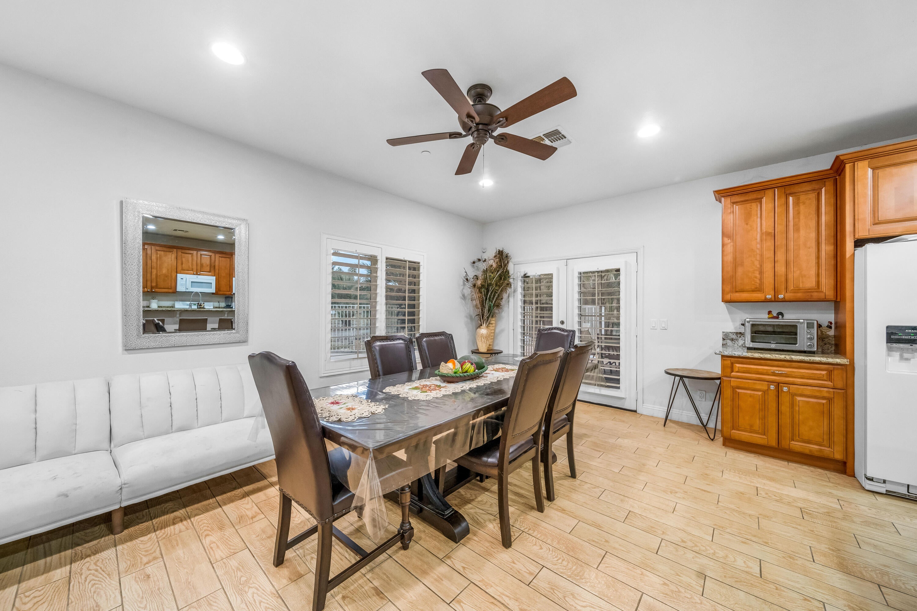 Thermal, California, 92274, United States, 3 Bedrooms Bedrooms, ,4 BathroomsBathrooms,Residential,For Sale,2006584