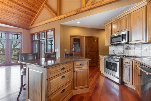 Hanover, Illinois, 61041, United States, 3 Bedrooms Bedrooms, ,4 BathroomsBathrooms,Residential,For Sale,1805094