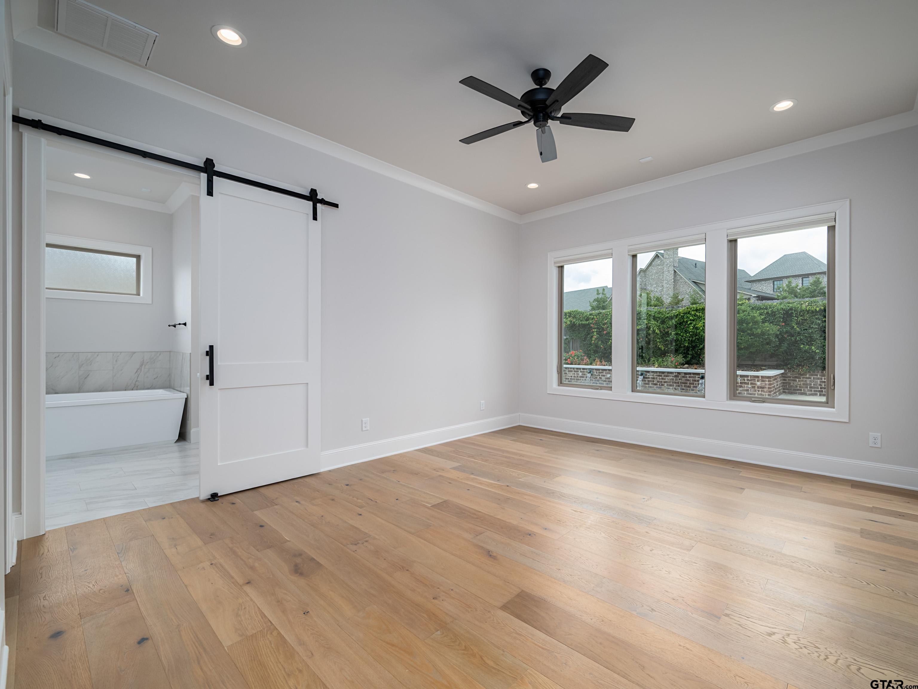 Tyler, Texas, 75703, United States, 3 Bedrooms Bedrooms, ,3 BathroomsBathrooms,Residential,For Sale,1985423