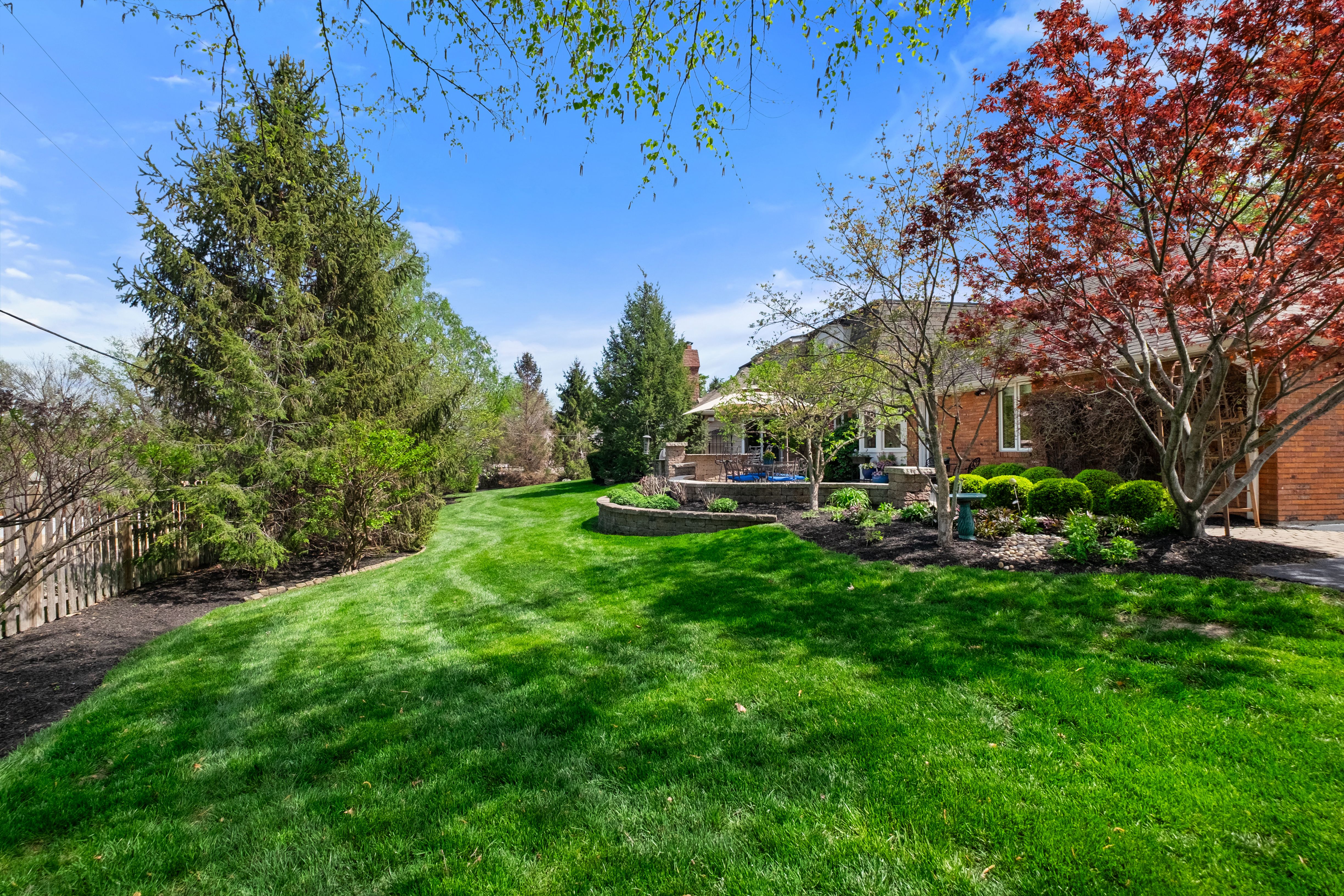  Welcome to this highly sought after home in Carberry Place l - 物件實景