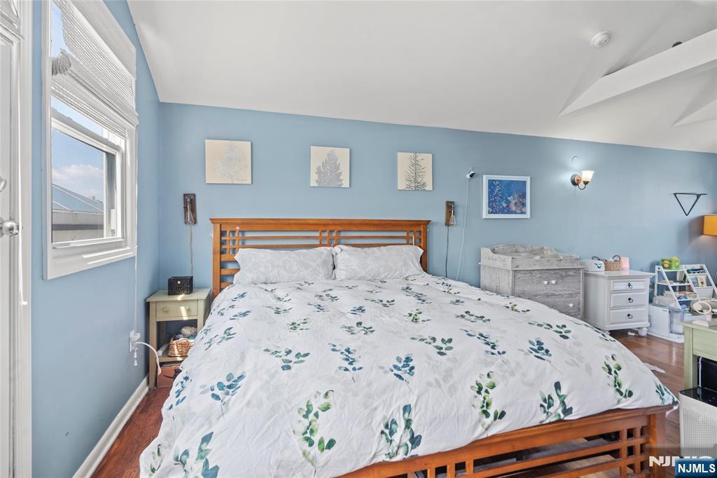 Jersey City, New Jersey, 07302, United States, 2 Bedrooms Bedrooms, ,2 BathroomsBathrooms,Residential,For Sale,1927201