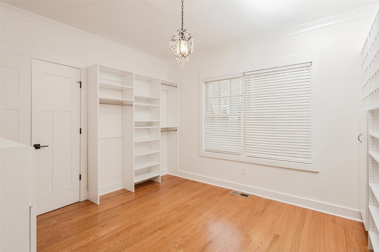 Bowling Green, Kentucky, 42103, United States, 4 Bedrooms Bedrooms, ,5 BathroomsBathrooms,Residential,For Sale,1991774