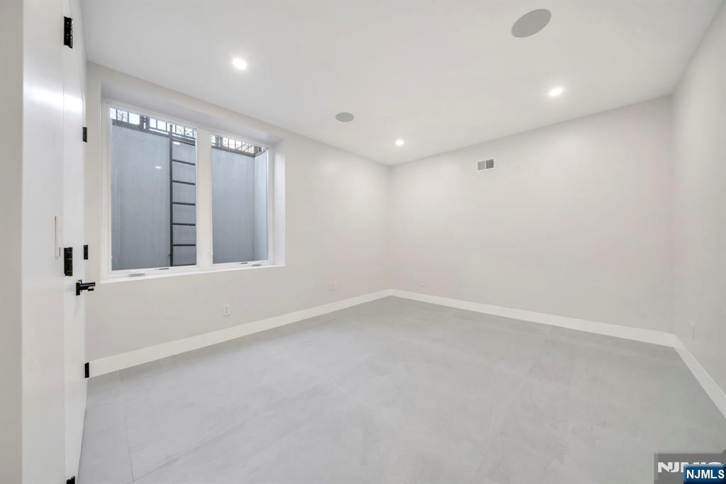 Tenafly, New Jersey, 07670, United States, 6 Bedrooms Bedrooms, ,6 BathroomsBathrooms,Residential,For Sale,1906714