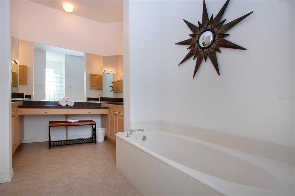 Ellenton, Florida, 34222, United States, 4 Bedrooms Bedrooms, ,3 BathroomsBathrooms,Residential,For Sale,1988008