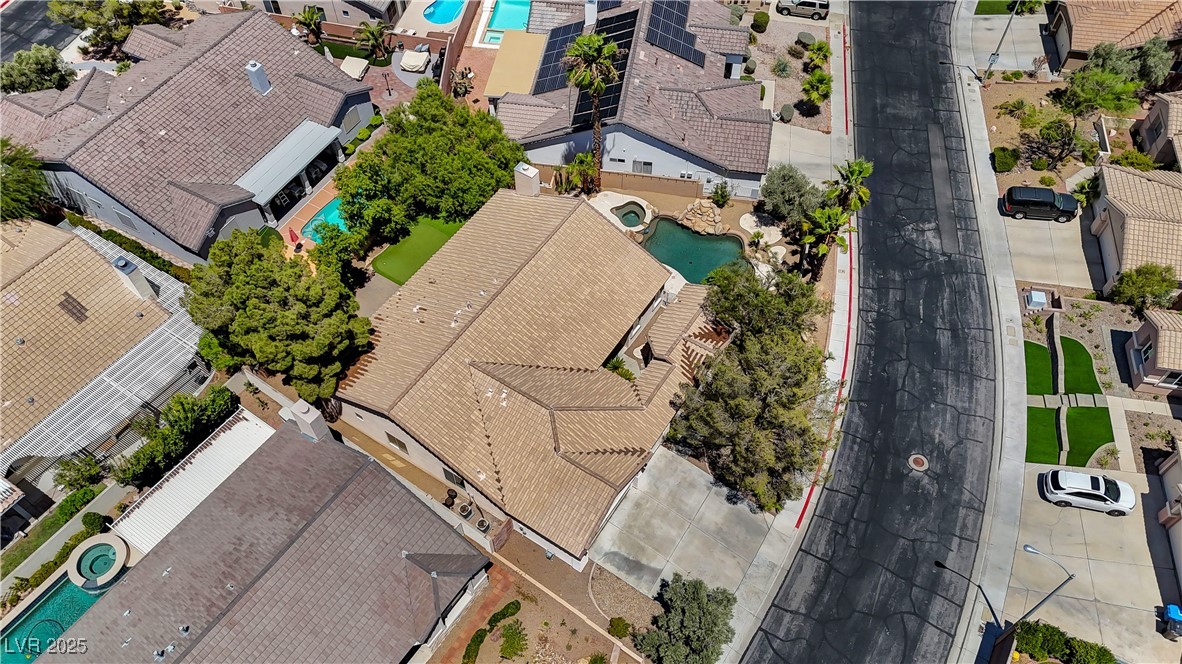 Henderson, Nevada, 89052, United States, 5 Bedrooms Bedrooms, ,2 BathroomsBathrooms,Residential,For Sale,1897207