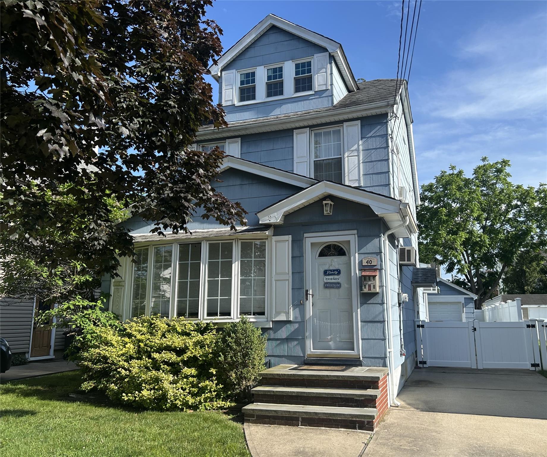 Williston Park, New York, 11596, United States, 3 Bedrooms Bedrooms, ,2 BathroomsBathrooms,Residential,For Sale,1928483