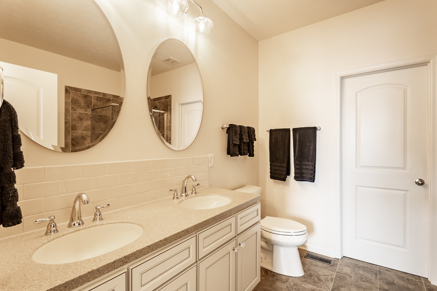  Stunning Townhome in Desirable Carmel Neighborhood - 物件實景