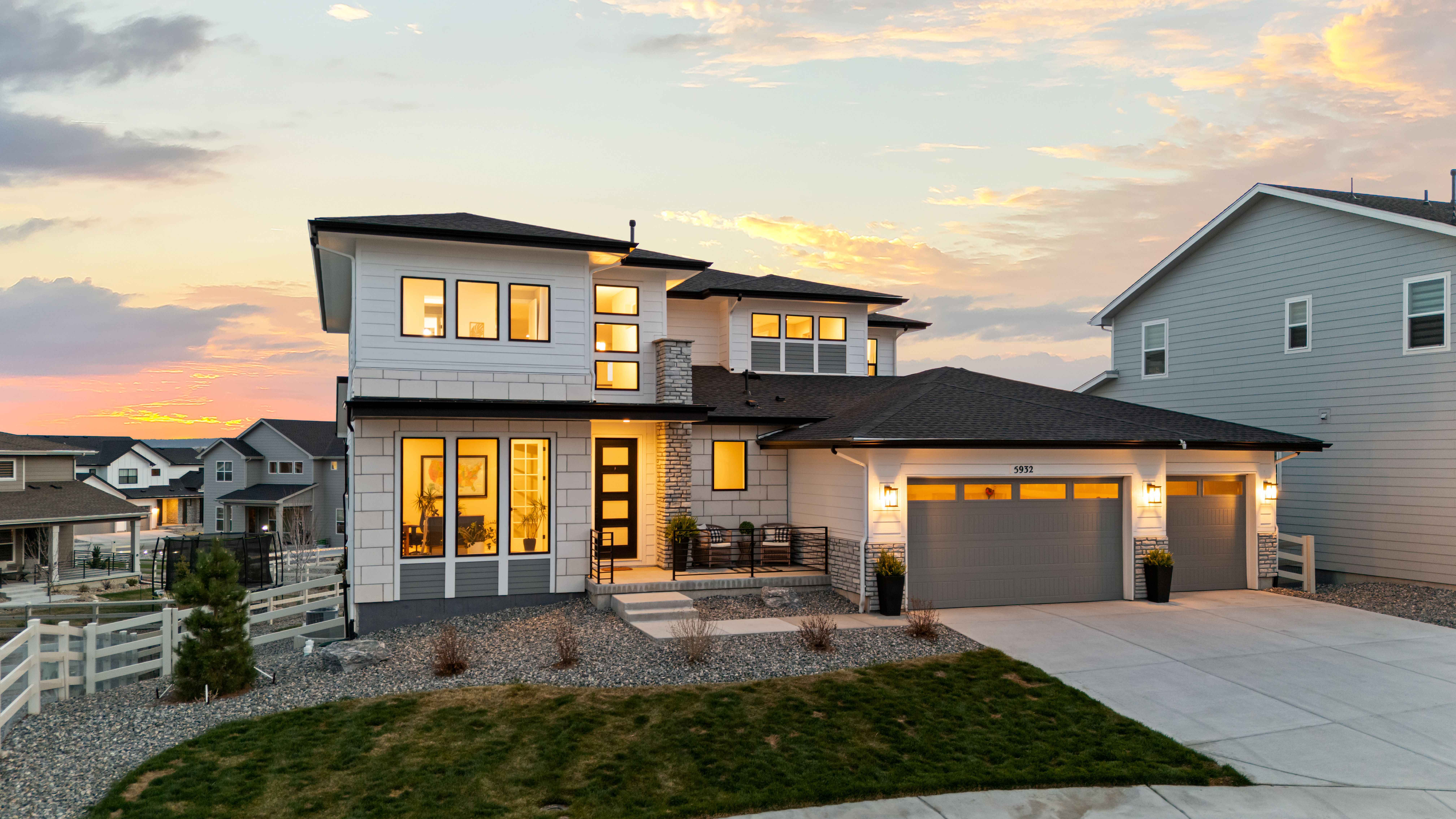  Skip the build time and step straight into 5932 Los Olivas Point - 物件實景