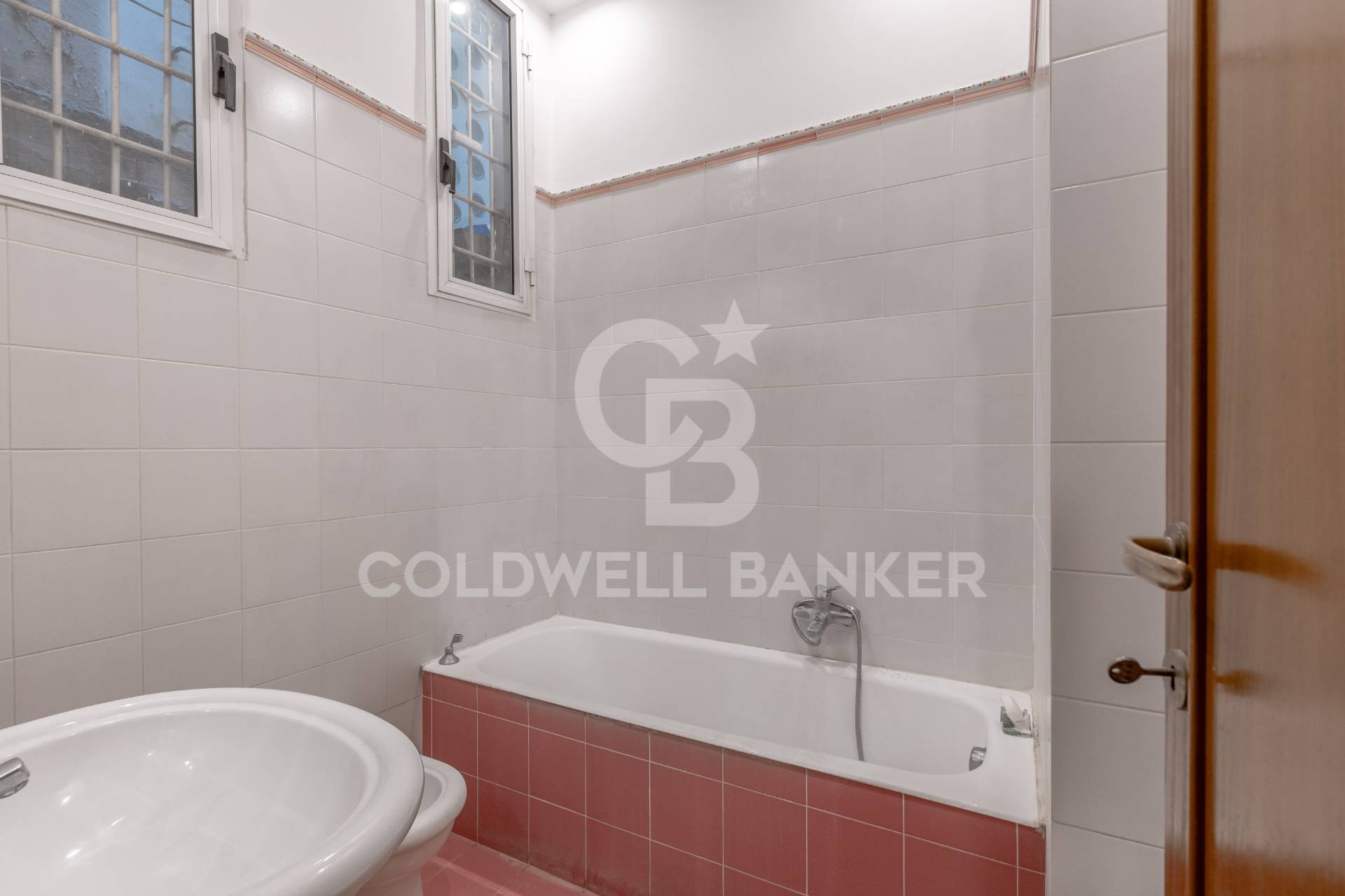 Roma, Roma, 00100, IT, 2 Bedrooms Bedrooms, ,2 BathroomsBathrooms,Residential,For Sale,1883307