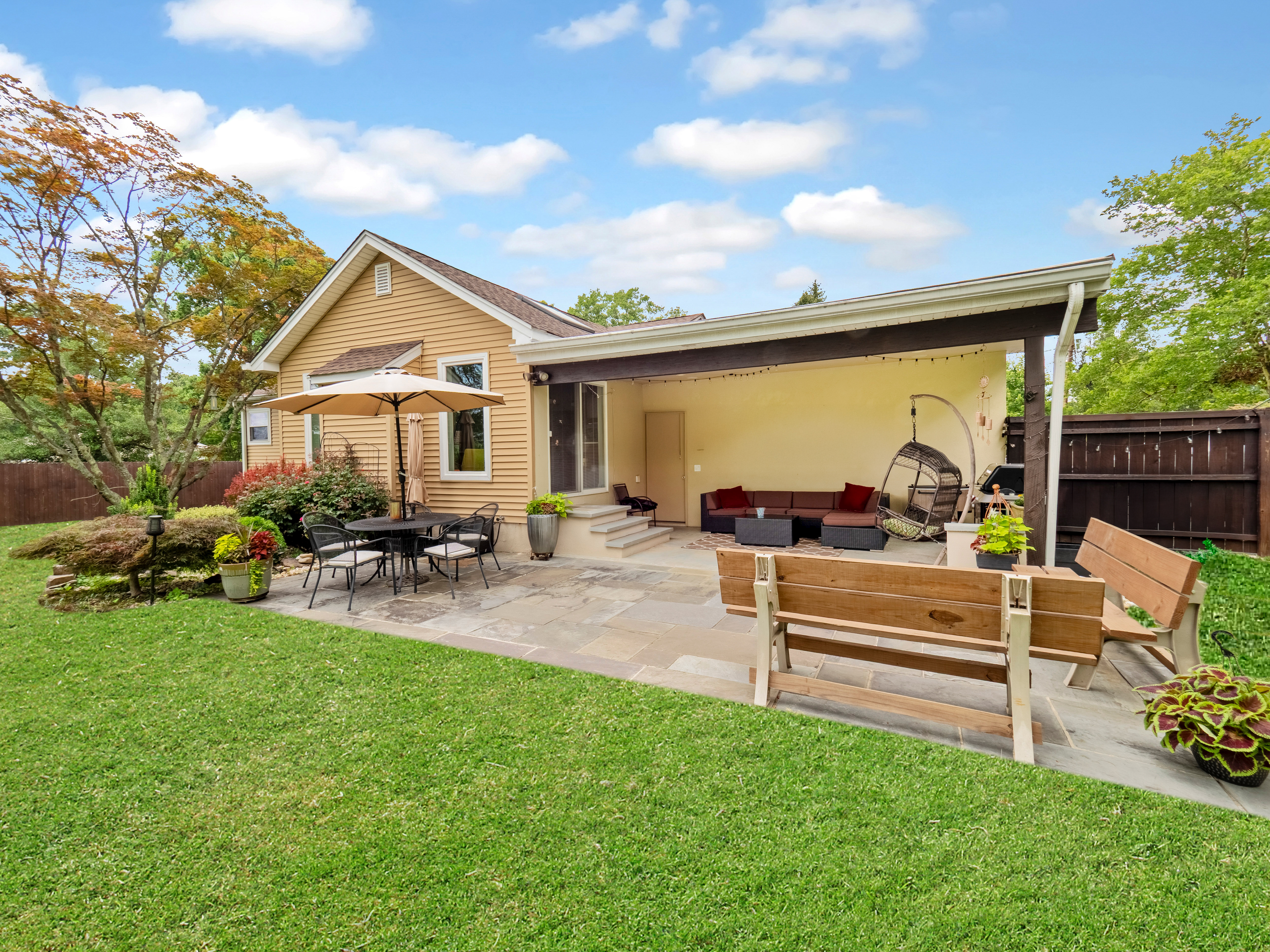 Pennington, New Jersey, 08534, United States, 2 Bedrooms Bedrooms, ,3 BathroomsBathrooms,Residential,For Sale,1936854