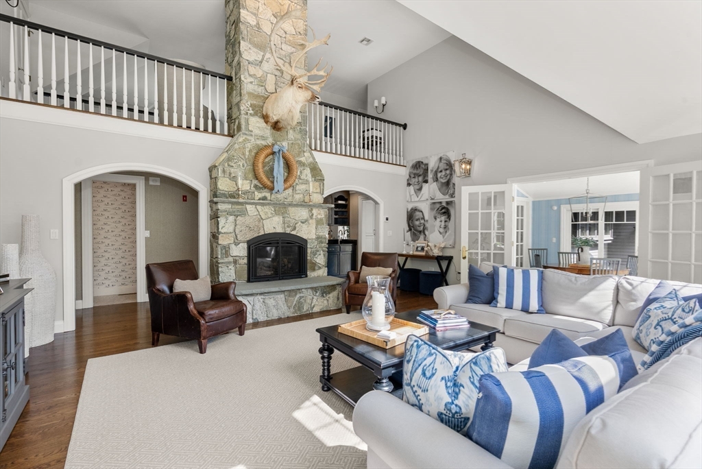 Southborough, Massachusetts, 01772, United States, 4 Bedrooms Bedrooms, ,5 BathroomsBathrooms,Residential,For Sale,2000512