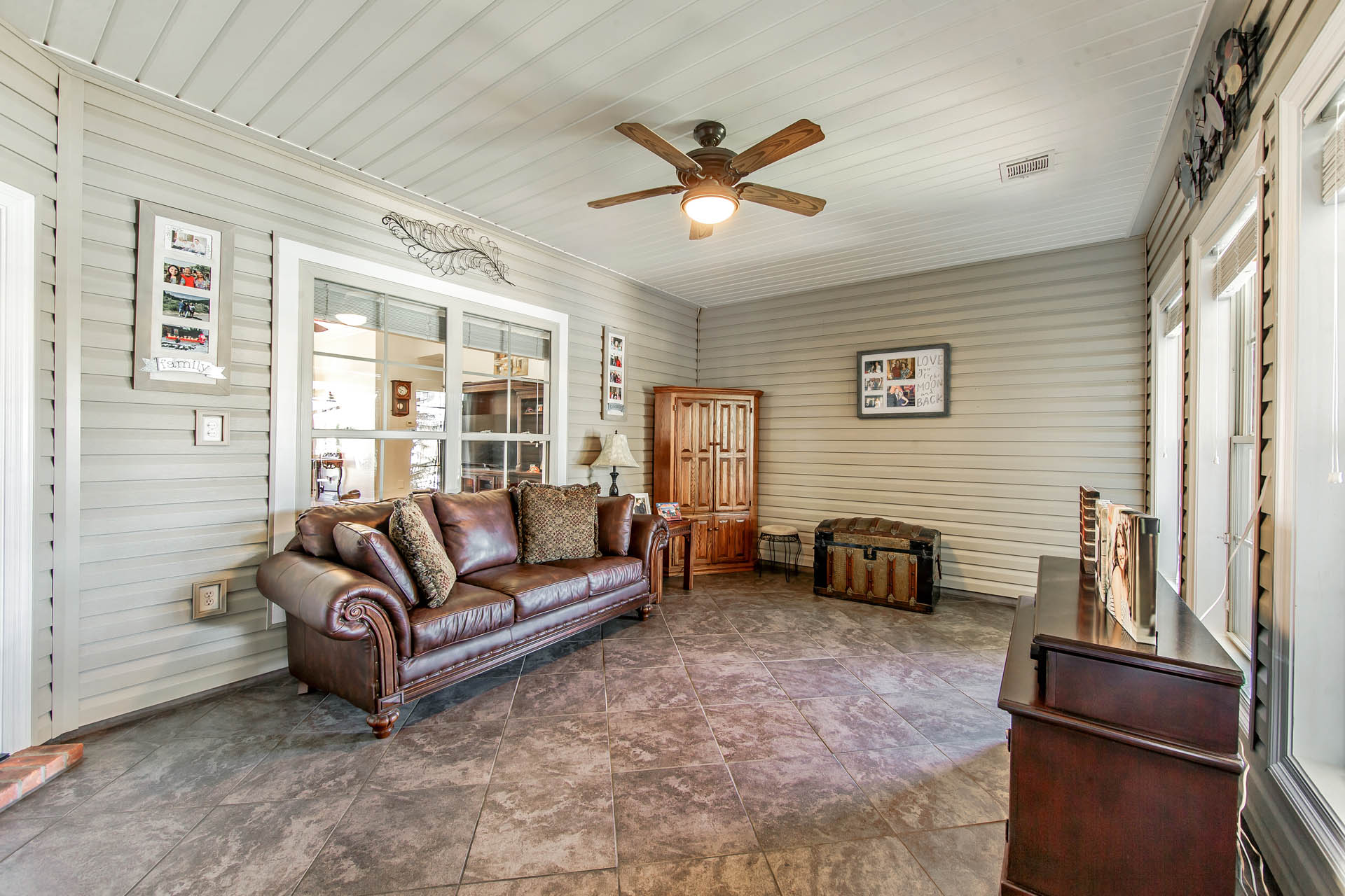 Houma, Louisiana, 70360, United States, 3 Bedrooms Bedrooms, ,4 BathroomsBathrooms,Residential,For Sale,1794394