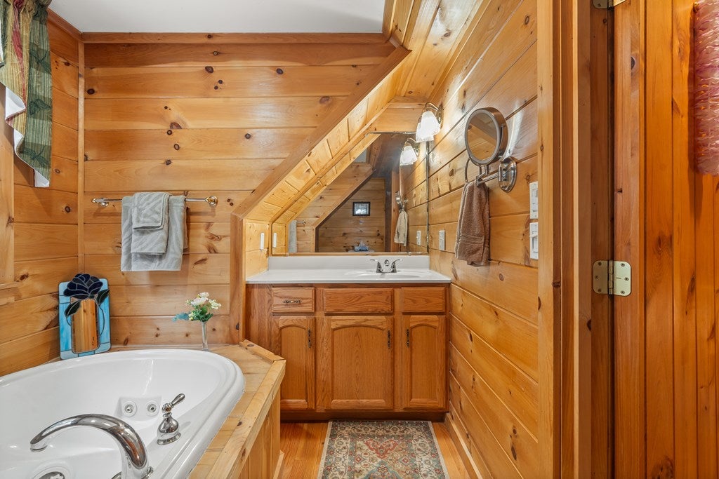 Morganton, Georgia, 30560, United States, 3 Bedrooms Bedrooms, ,3 BathroomsBathrooms,Residential,For Sale,1903694