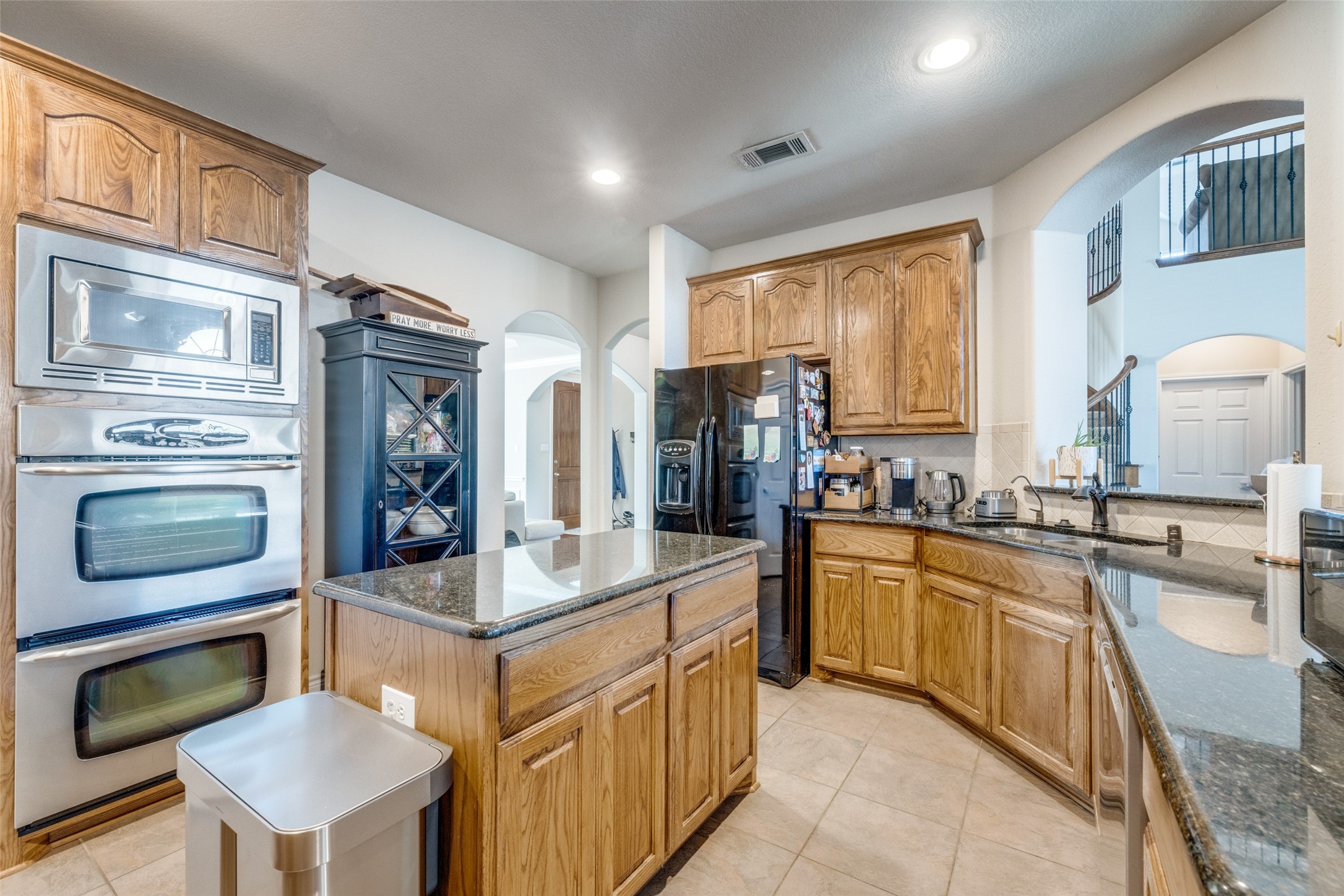 Kennedale, Texas, 76060, United States, 5 Bedrooms Bedrooms, ,4 BathroomsBathrooms,Residential,For Sale,1926987