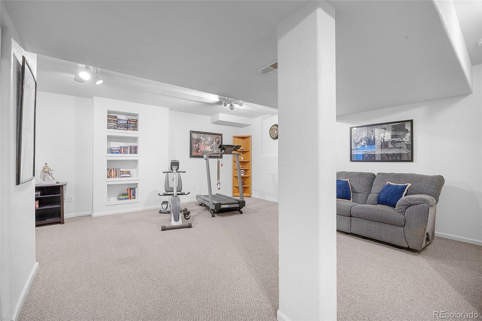 Centennial, Colorado, 80015, United States, 4 Bedrooms Bedrooms, ,3 BathroomsBathrooms,Residential,For Sale,1902637