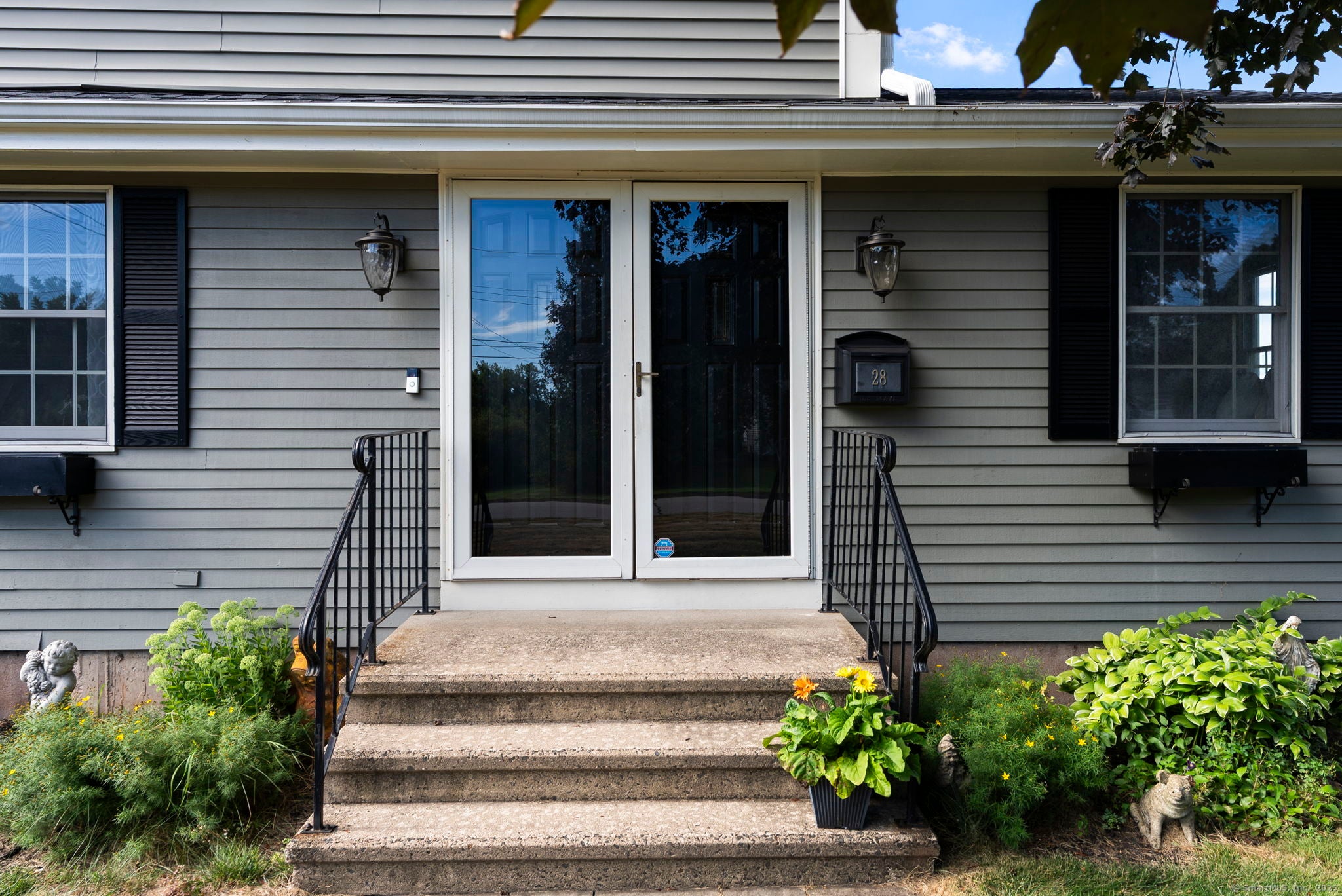 Rocky Hill, Connecticut, 06067, United States, 3 Bedrooms Bedrooms, ,3 BathroomsBathrooms,Residential,For Sale,1944890