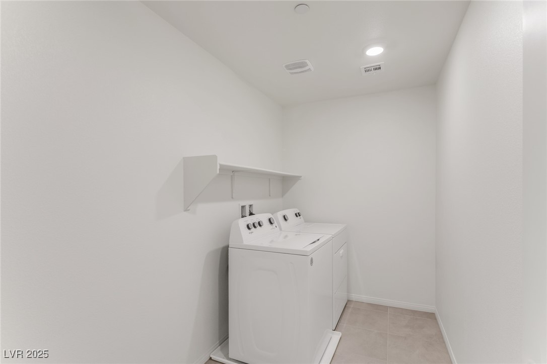 Las Vegas, Nevada, 89166, United States, 4 Bedrooms Bedrooms, ,3 BathroomsBathrooms,Residential,For Sale,1989328