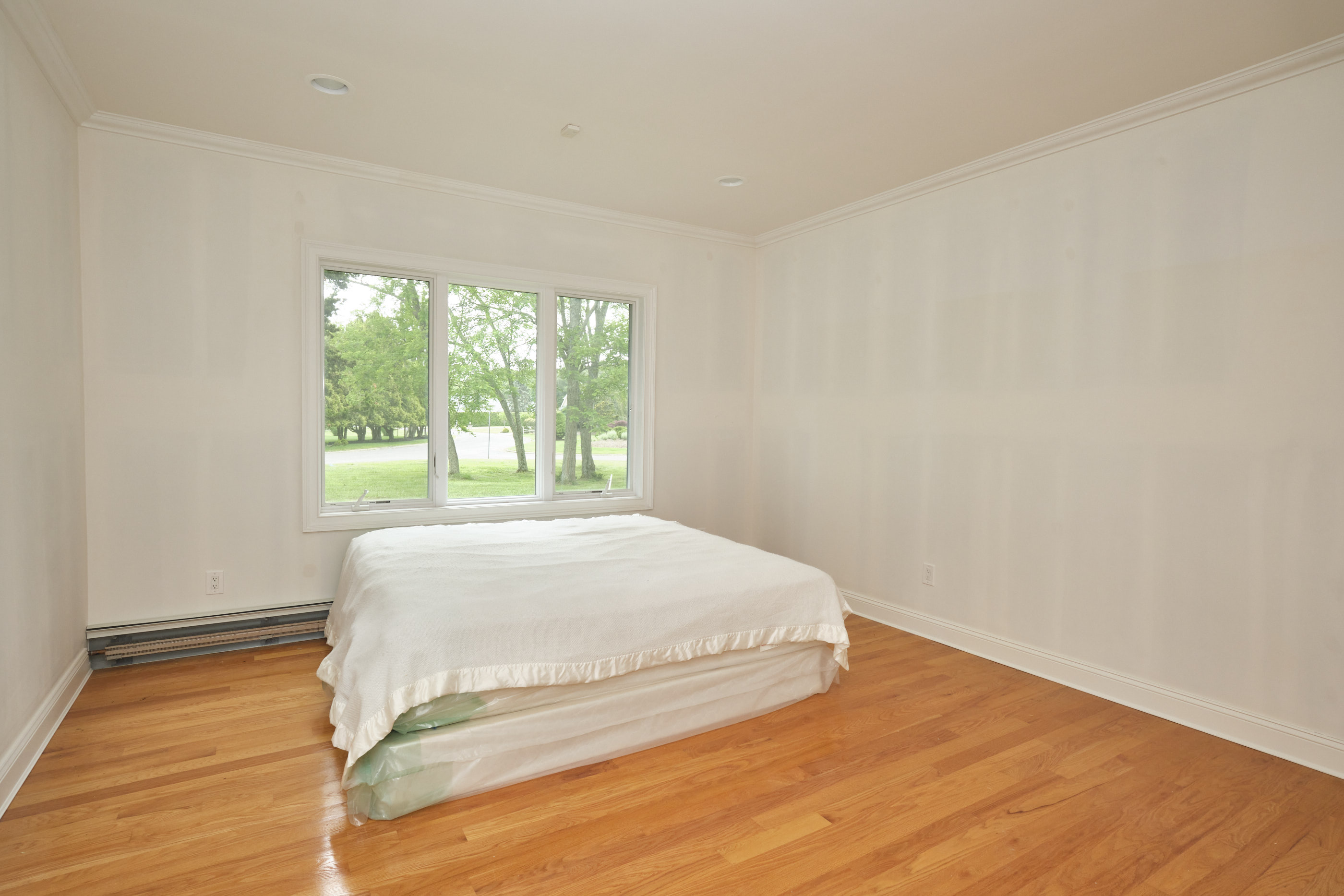 East Marion, New York, 11939, United States, 3 Bedrooms Bedrooms, ,3 BathroomsBathrooms,Residential,For Sale,1895057