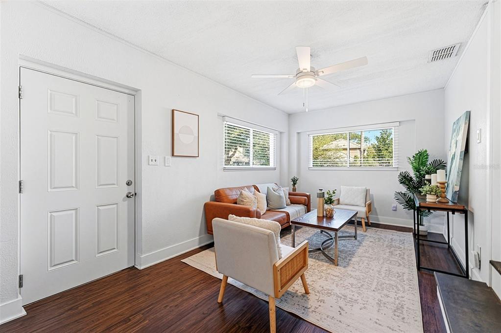 Winter Park, Florida, 32789, United States, 3 Bedrooms Bedrooms, ,2 BathroomsBathrooms,Residential,For Sale,1987526