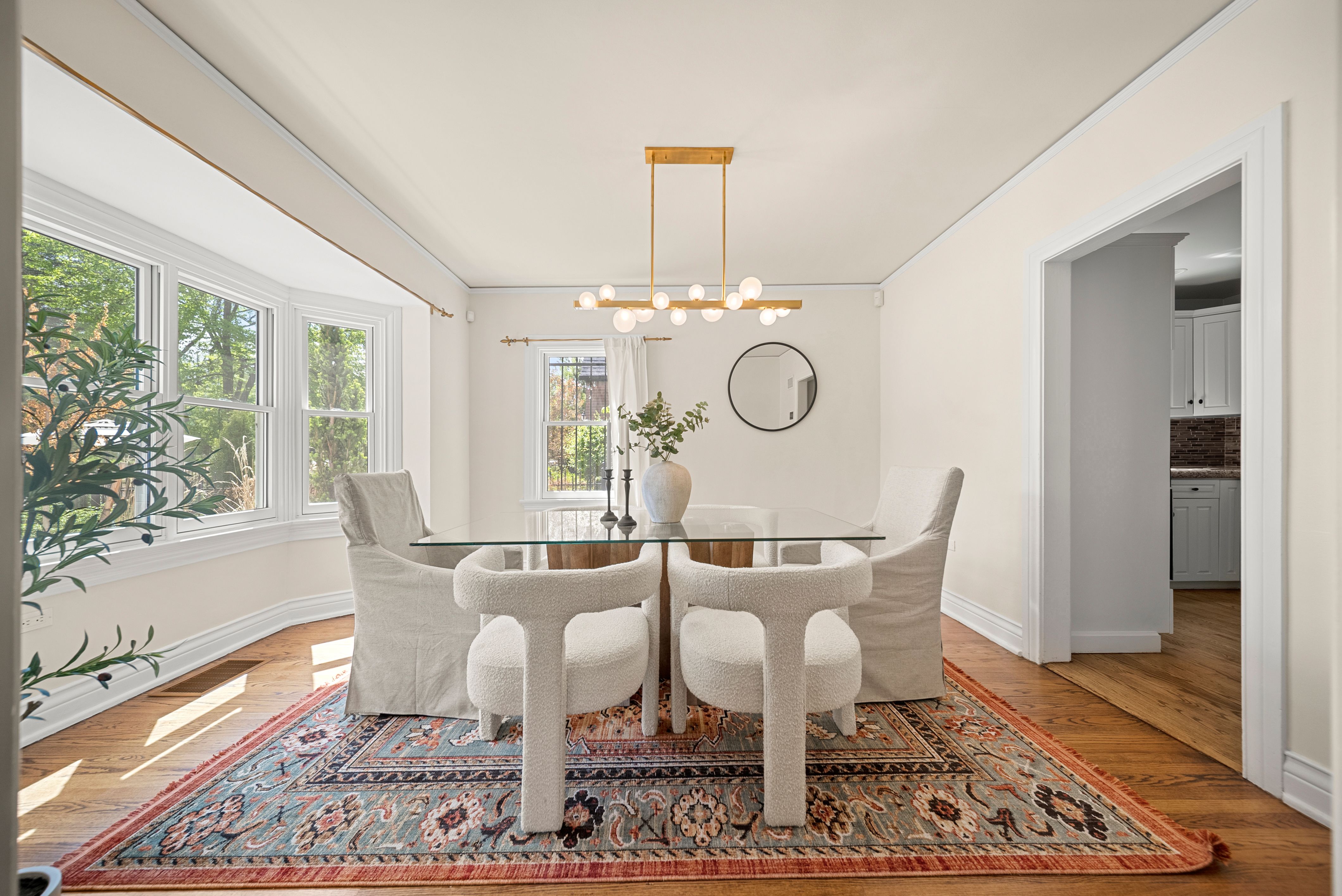  This Home Blends Historic Character with Modern Functionality - 物件實景