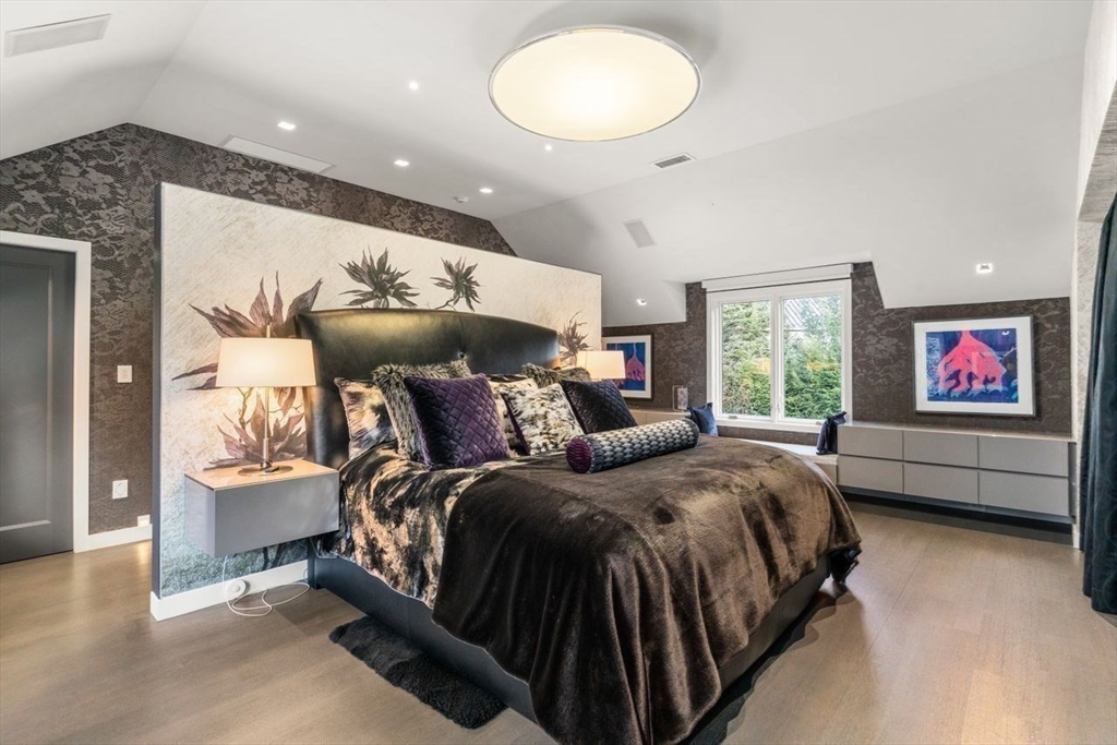 Brookline, Massachusetts, 02467, United States, 5 Bedrooms Bedrooms, ,6 BathroomsBathrooms,Residential,For Sale,1686608