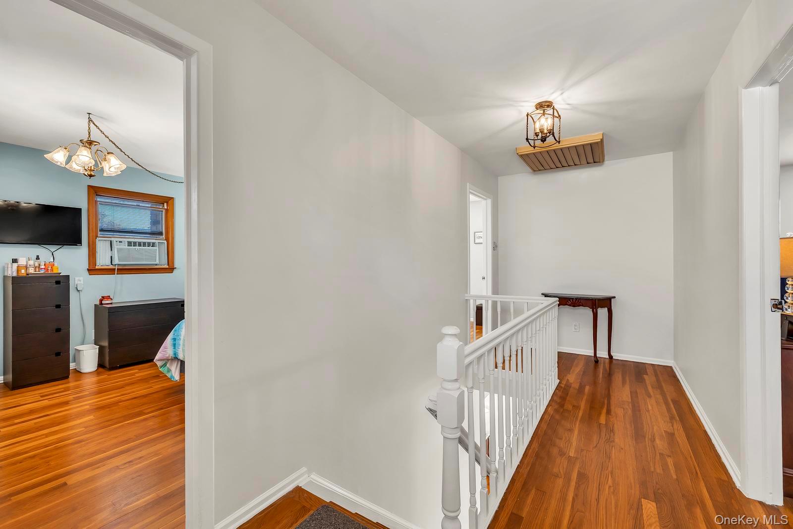 Farmingdale, New York, 11735, United States, 3 Bedrooms Bedrooms, ,3 BathroomsBathrooms,Residential,For Sale,1987625