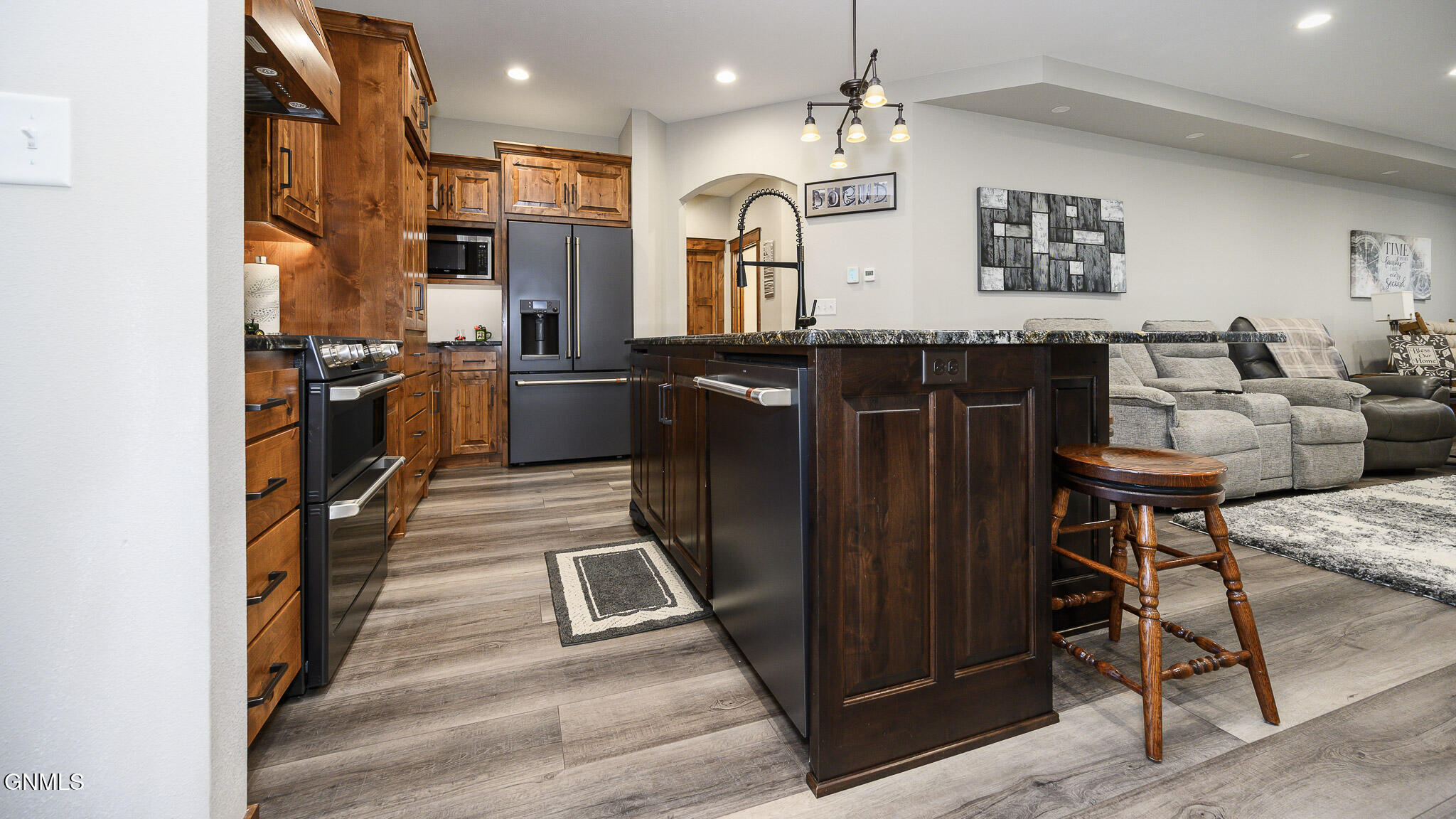 Bismarck, North Dakota, 58503, United States, 3 Bedrooms Bedrooms, ,3 BathroomsBathrooms,Residential,For Sale,1995468