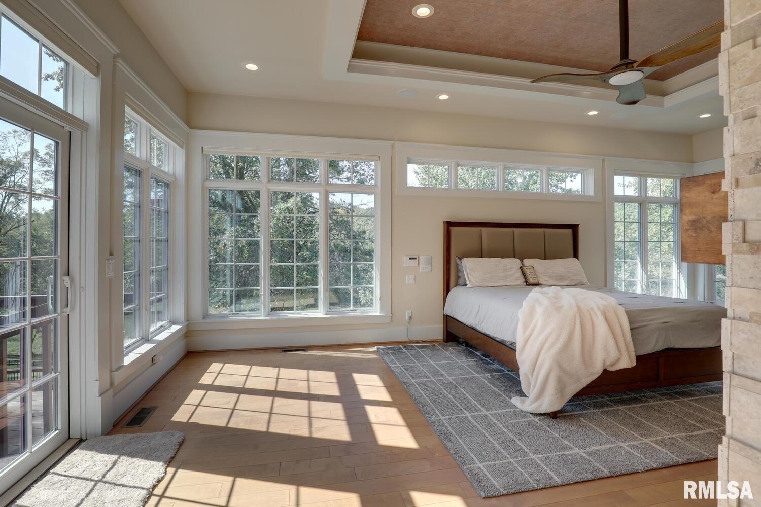 Macomb, Illinois, 61455, United States, 6 Bedrooms Bedrooms, ,5 BathroomsBathrooms,Residential,For Sale,1982236