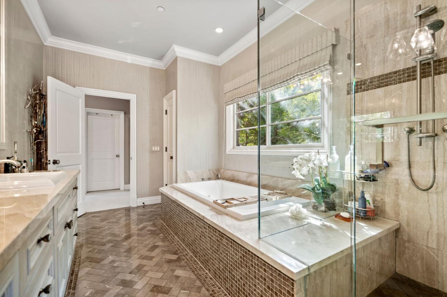 Hillsborough, California, 94010, United States, 6 Bedrooms Bedrooms, ,7 BathroomsBathrooms,Residential,For Sale,1947019