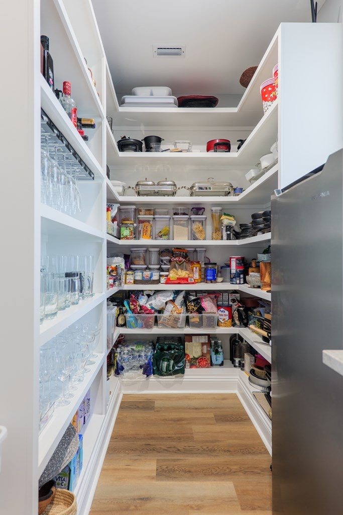 Valdosta, Georgia, 31601, United States, 4 Bedrooms Bedrooms, ,5 BathroomsBathrooms,Residential,For Sale,1991156