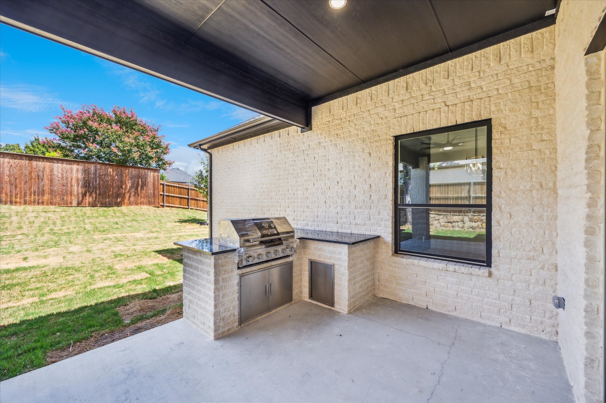 North Richland Hills, Texas, 76182, United States, 5 Bedrooms Bedrooms, ,5 BathroomsBathrooms,Residential,For Sale,1896745