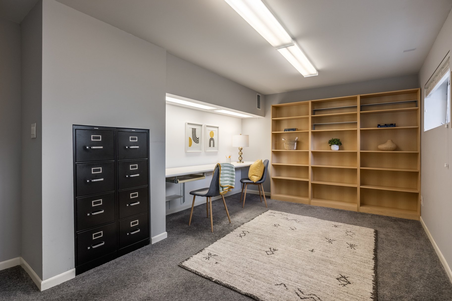  Elegant Contemporary Rambler in Sought After Neighborhood - 物件實景