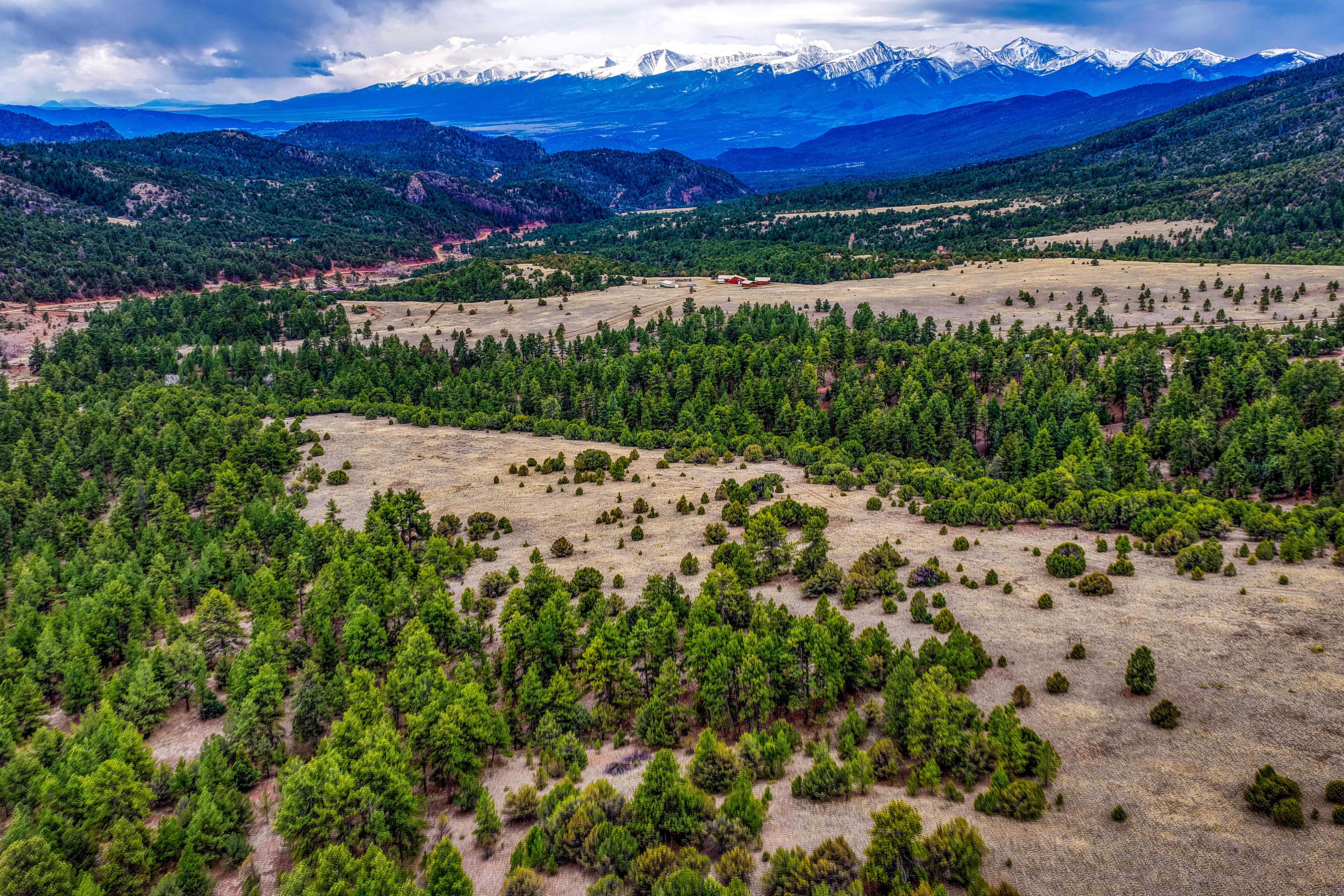  Spectacular 119 acre ranch tucked into a scenic mountain valley - 物件實景