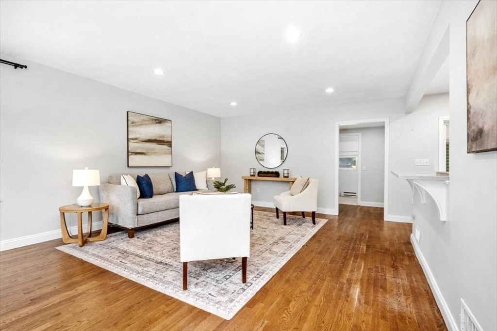 Norwell, Massachusetts, 02061, United States, 3 Bedrooms Bedrooms, ,2 BathroomsBathrooms,Residential,For Sale,1939151