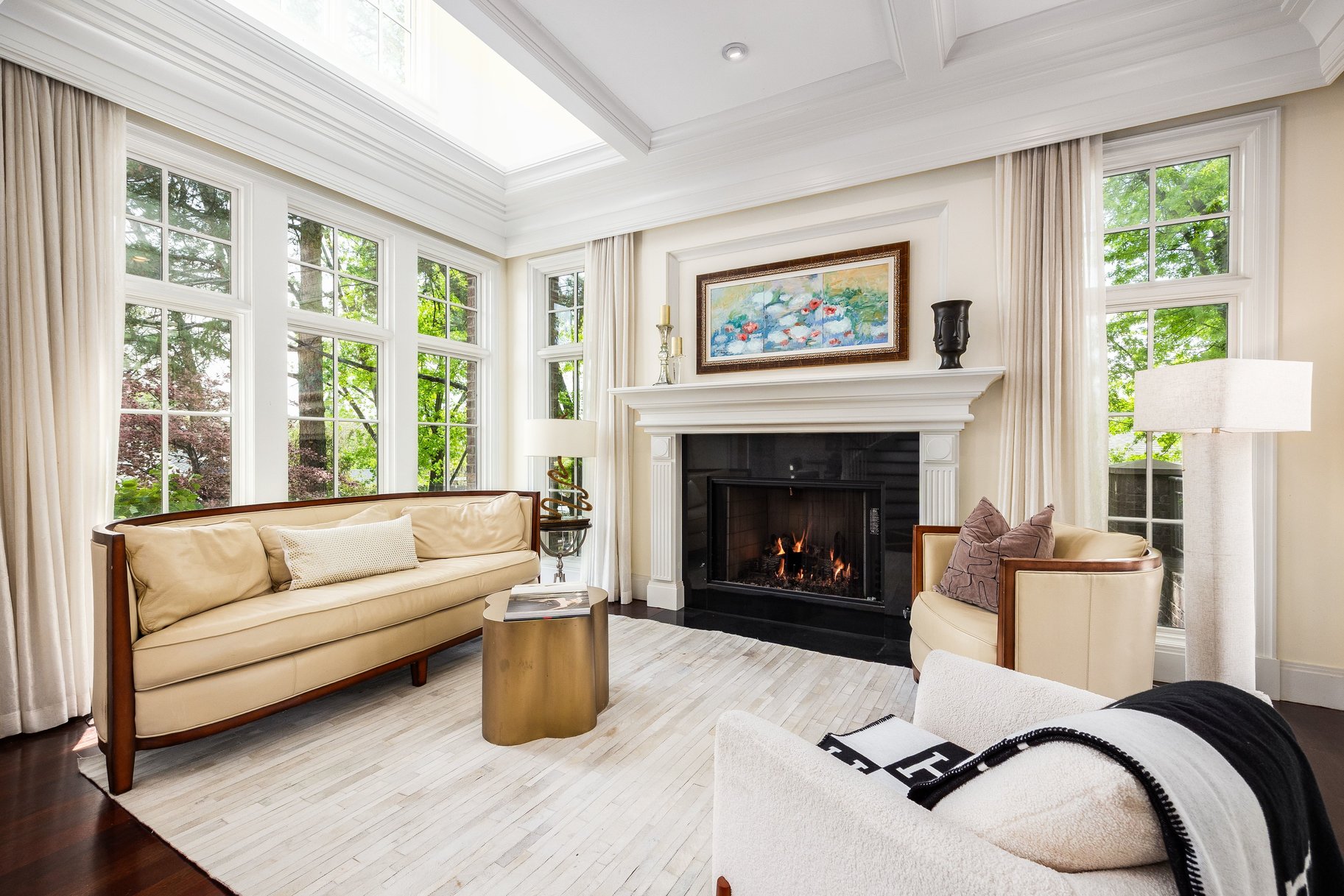  Stunning Custom Build on Millcreek Way - 物件實景