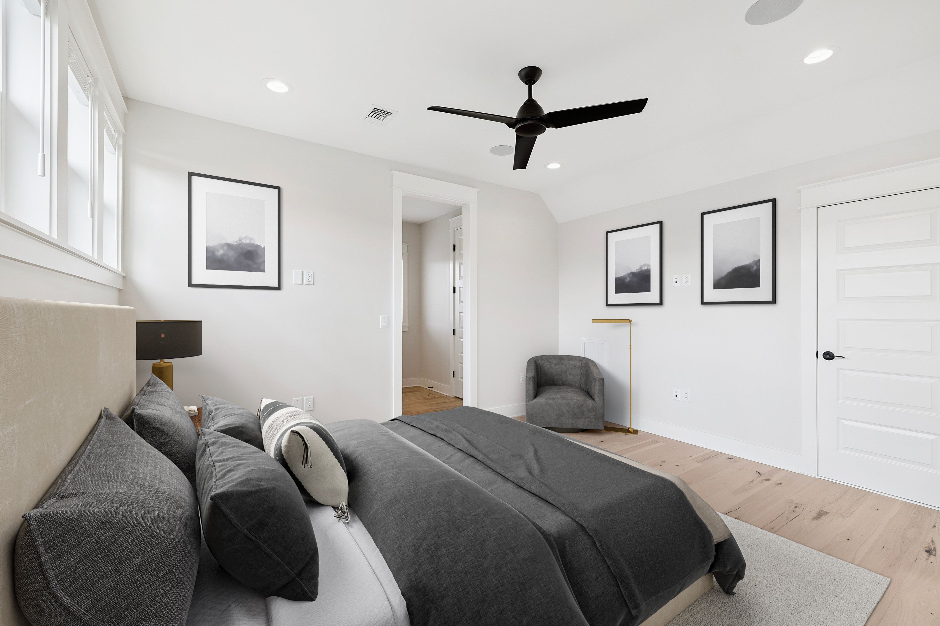  Multi-Level Refined Coastal Home In Gated Community Near Beach Access - 物件實景